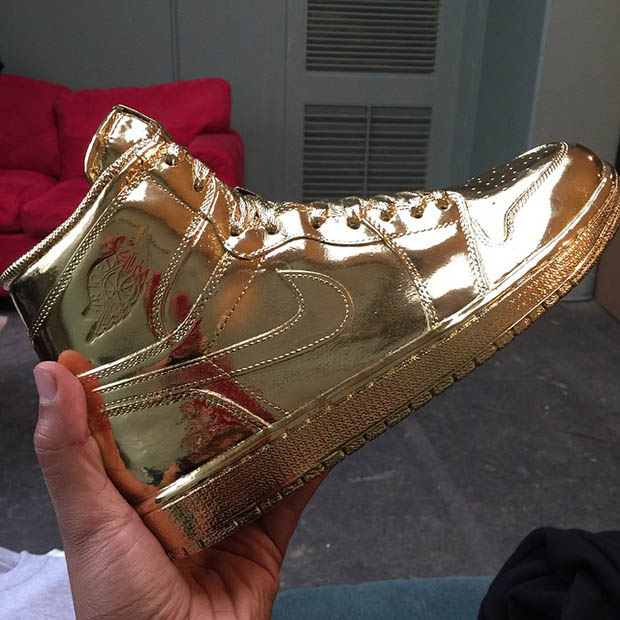 Ludacris Shows Off His Gold Air Jordan 1