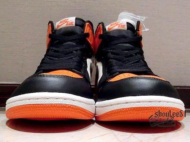 air-jordan-1-retro-high-og-shattered-backboard-08