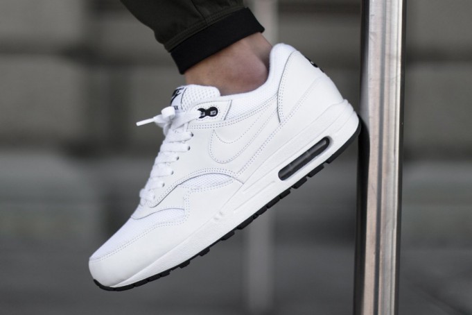Under Retail: Nike Air Max 1 Essential “White”