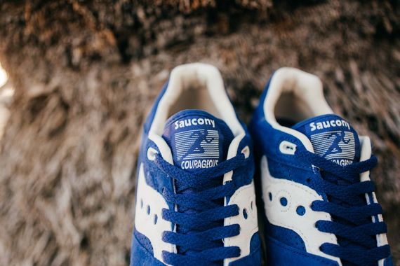 saucony-courageous-royal blue_02