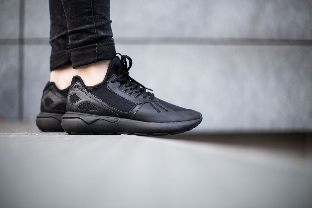adidas-tubular-runner-core-black