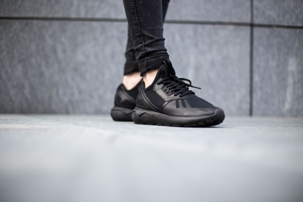 adidas-tubular-runner-core-black_03