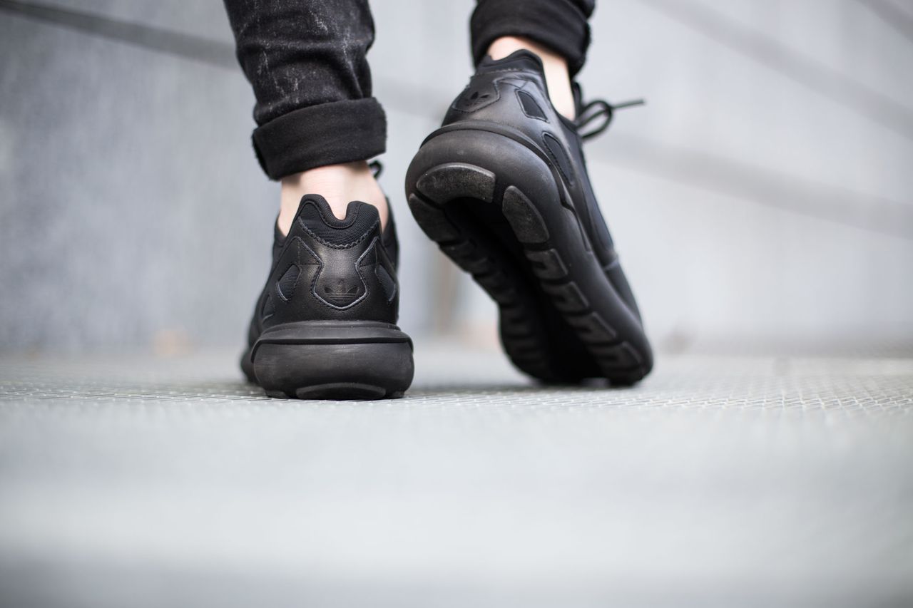 adidas-tubular-runner-core-black_04