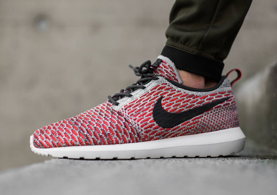 nike-flyknit-roshe-bright-crimson-anthracite-1