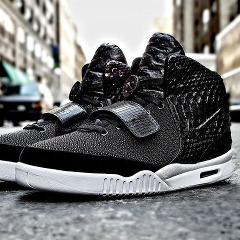 diddy-nike-air-yeezy-2-custom_result