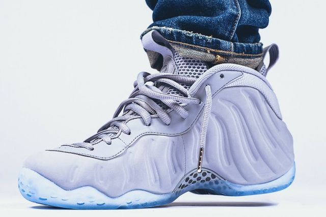 nike-air-foamposite-one-premium-wolf-grey-on-feet-3_result