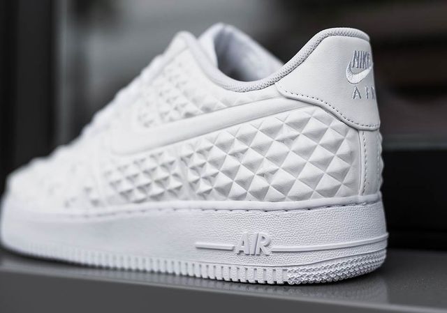 nike-air-force-1-star-white-independence-day-3_result