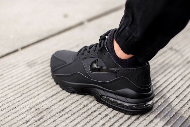 nike-air max 93-triple black_02