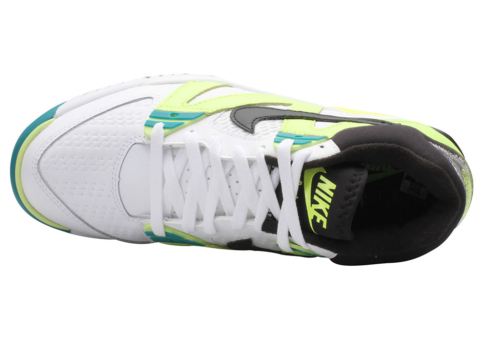 nike-air-tech-challenge-3-volt-retro-2