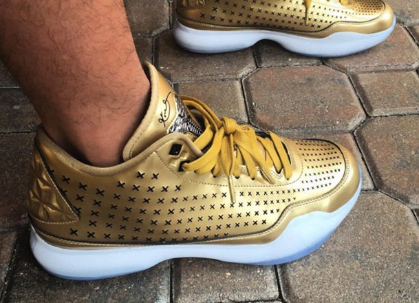 Nike Kobe 10 EXT “Liquid Gold”