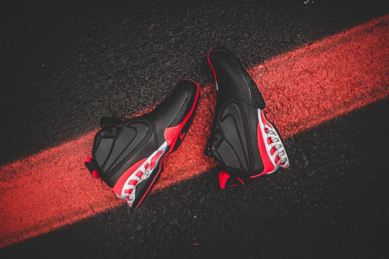 nike-zoom-vick-falcons_02_result