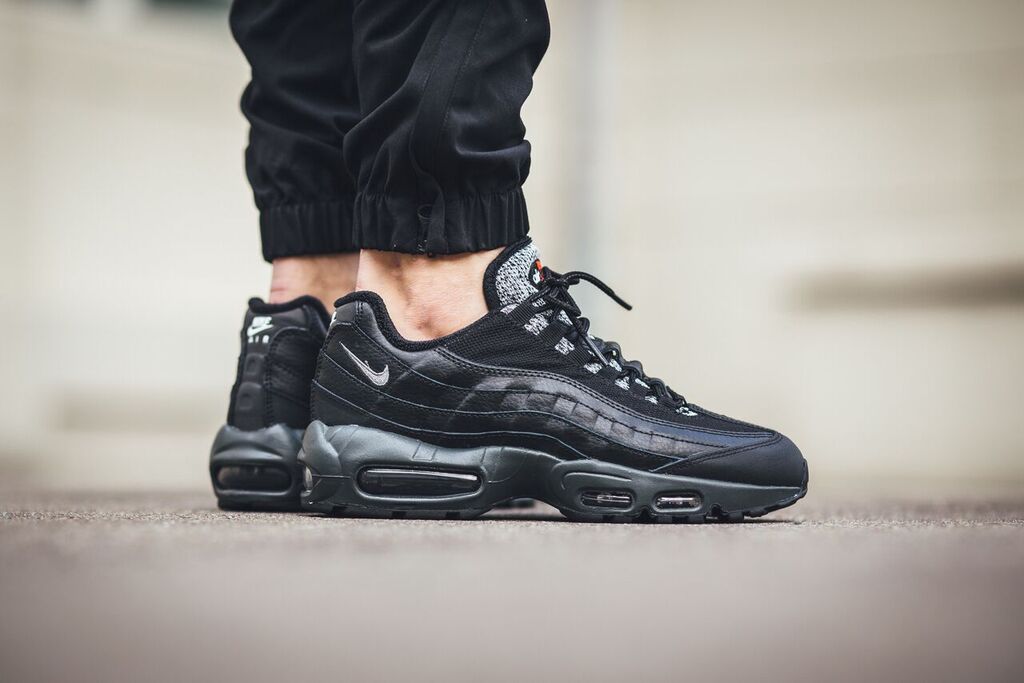 Nike Air Max 95 Essential “Anthracite”