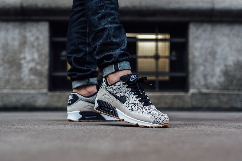 air-max-90-safari-light-gum_03