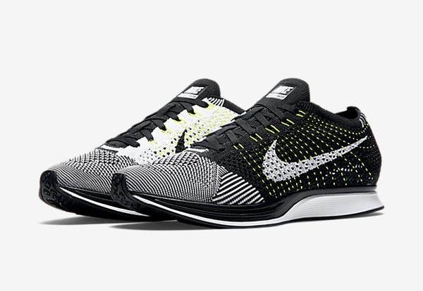 nike-flyknit-racer-black-white-volt_03