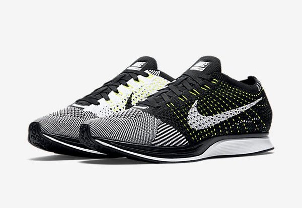 Nike Flyknit Racer Black / White – Volt