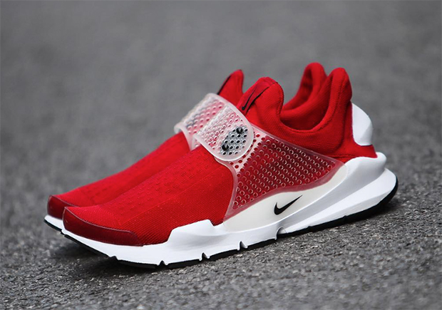 nike-sock-dart-university-red-2016-02