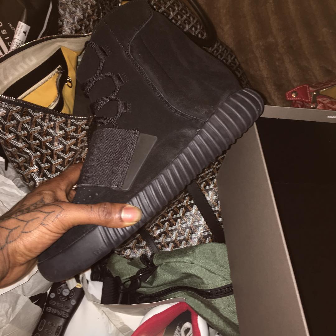 yeezy-boost-black-travis-scott_02