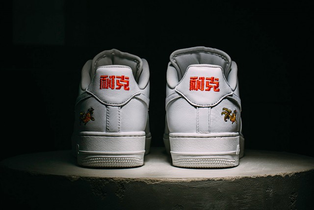 NIKE-AIR-FORCE-1-LOW-NAI-KE-20164-640x428