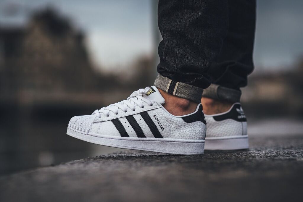 Adidas Superstar с джоггерами