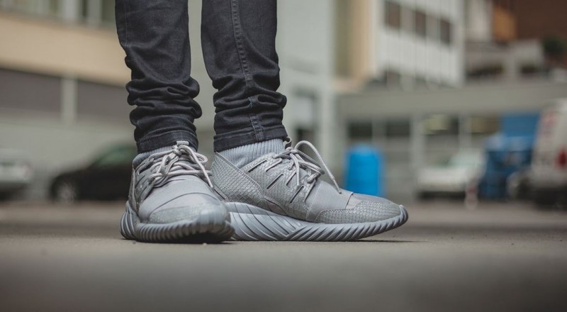 adidas tubular doom metallic silver_02