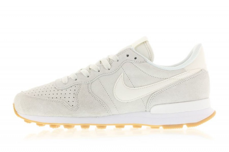 nike internationalist phantom white