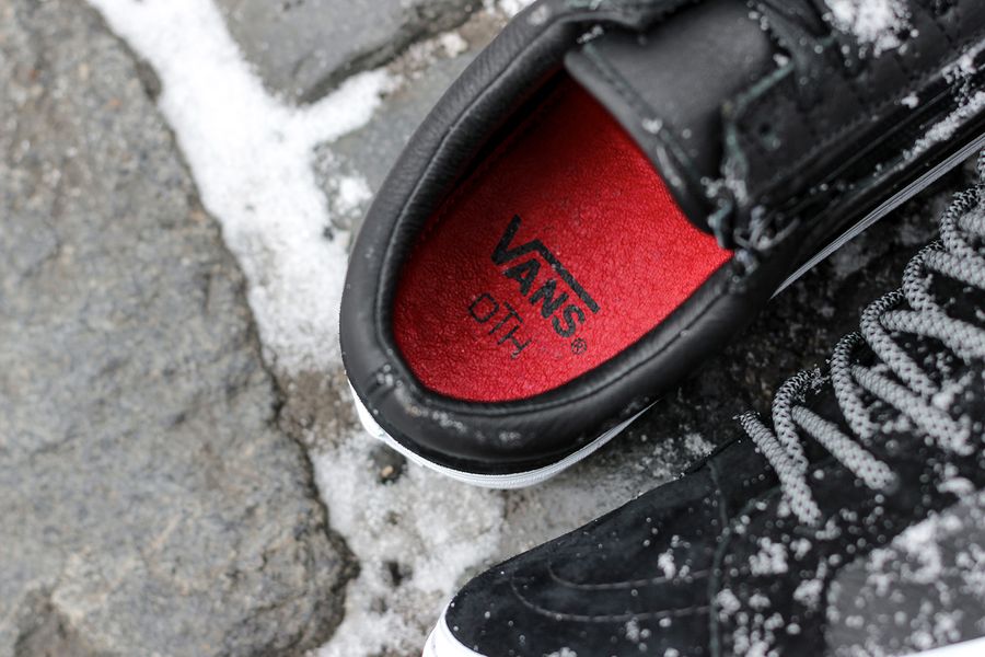 vans x raised by wolves x off the hook pack_07