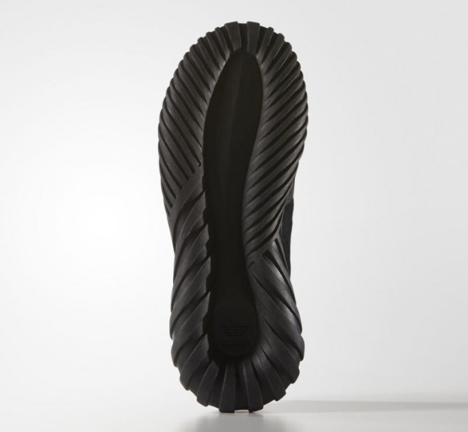 adidas-tubular-doom-black-4-681x629