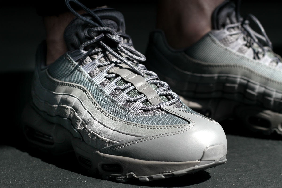 a-closer-look-at-the-nike-air-max-95-essential-cool-grey-3