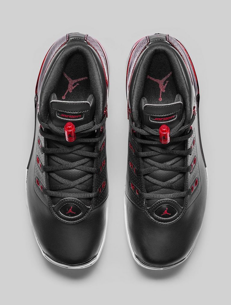 Air-Jordan-17-Retro-Bulls-Black-Red-2-768x1015