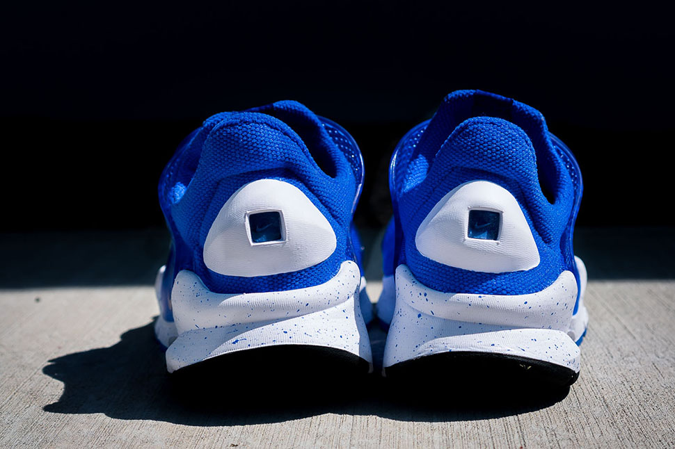 Nike-Sock-Dart-SE-Racer-Blue-1