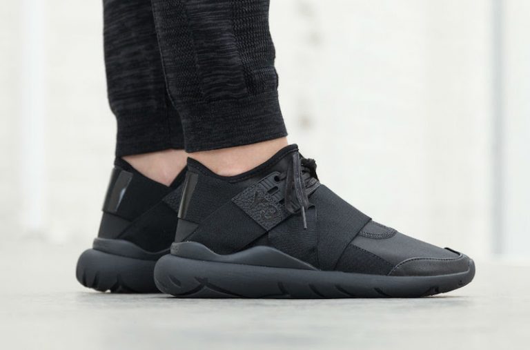 Y-3 Qasa Elle Lace “Black Carbon”