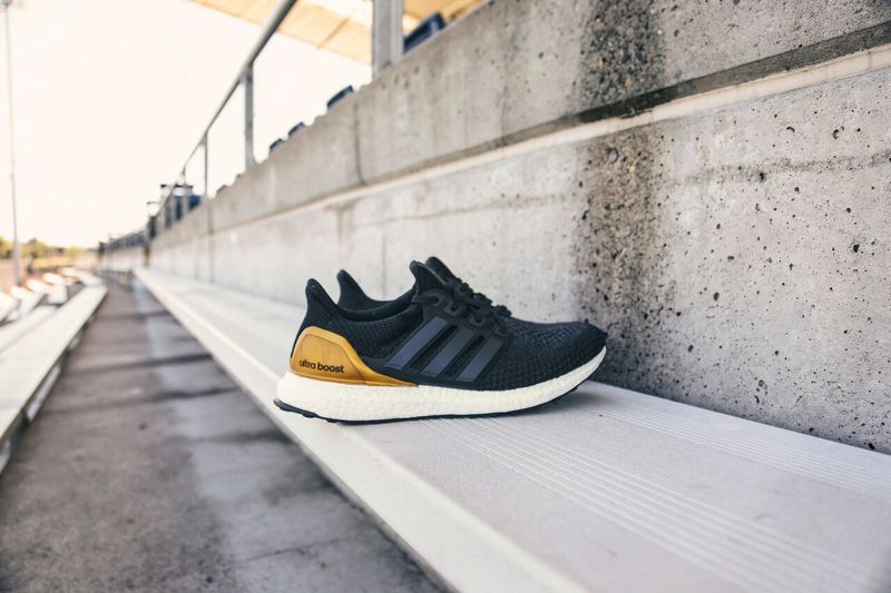 adidas-college-ultra-boosts_04