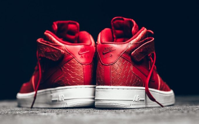 nike-air-force-1-mid-red-python-6-681x427