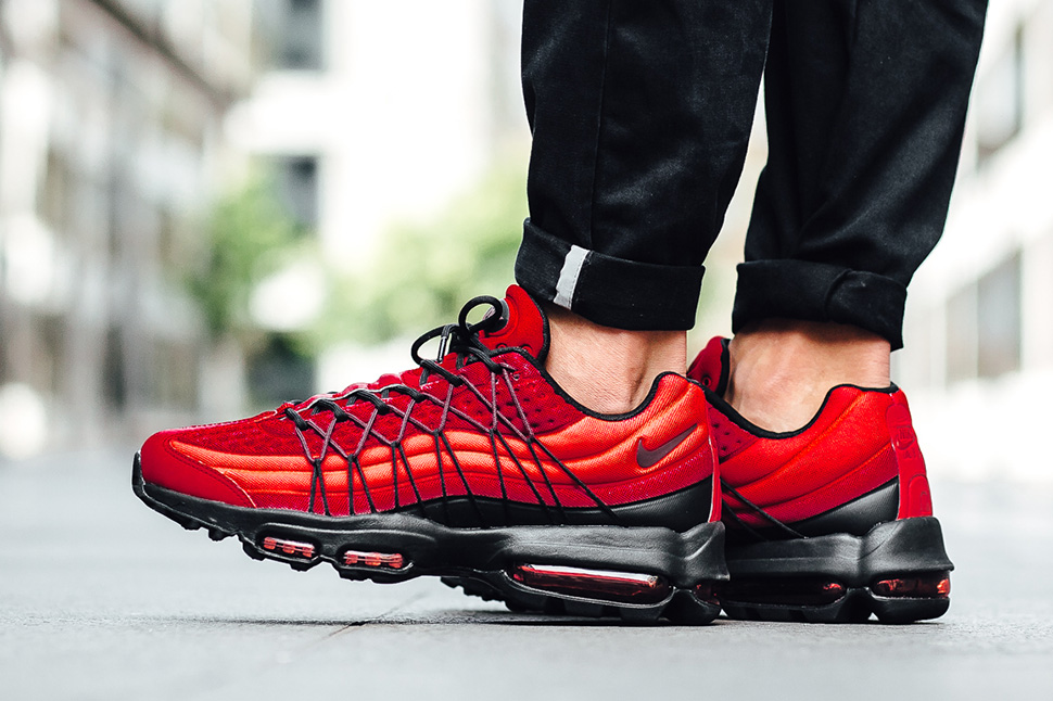 nike-air-max-95-action-red