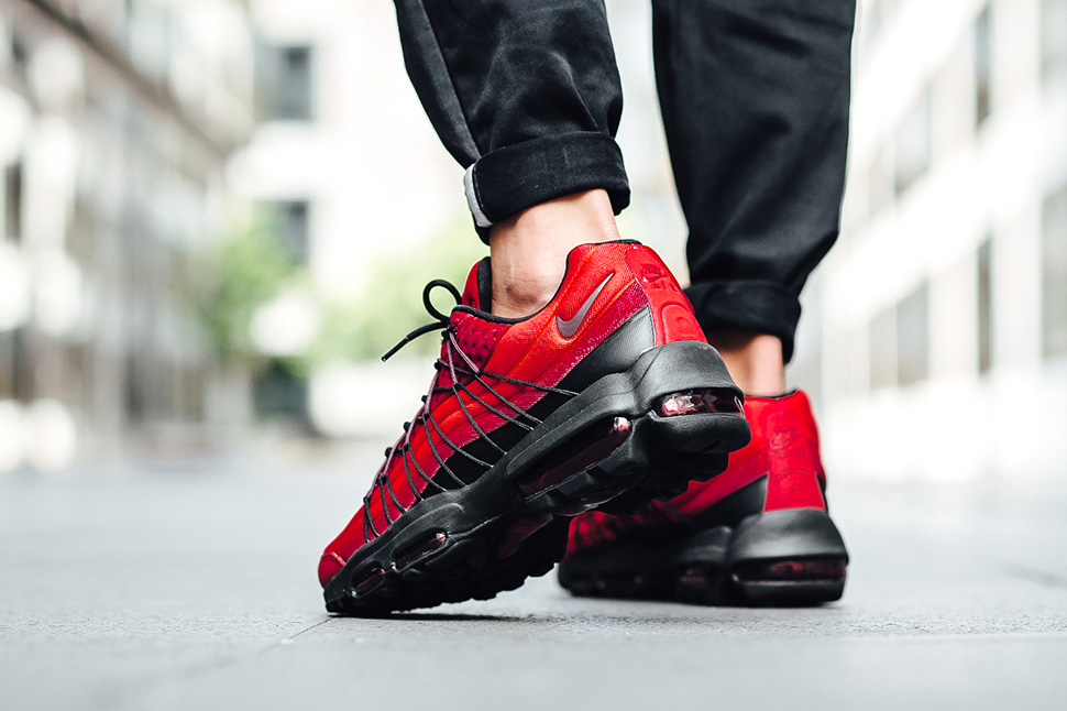 nike-air-max-95-action-red_02