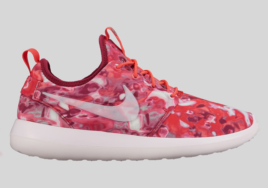 nike-roshe-two-womens-graphic-preview-02