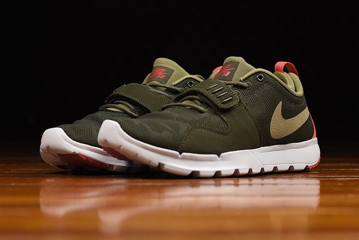 nike-sb-trainerendor-olive-3