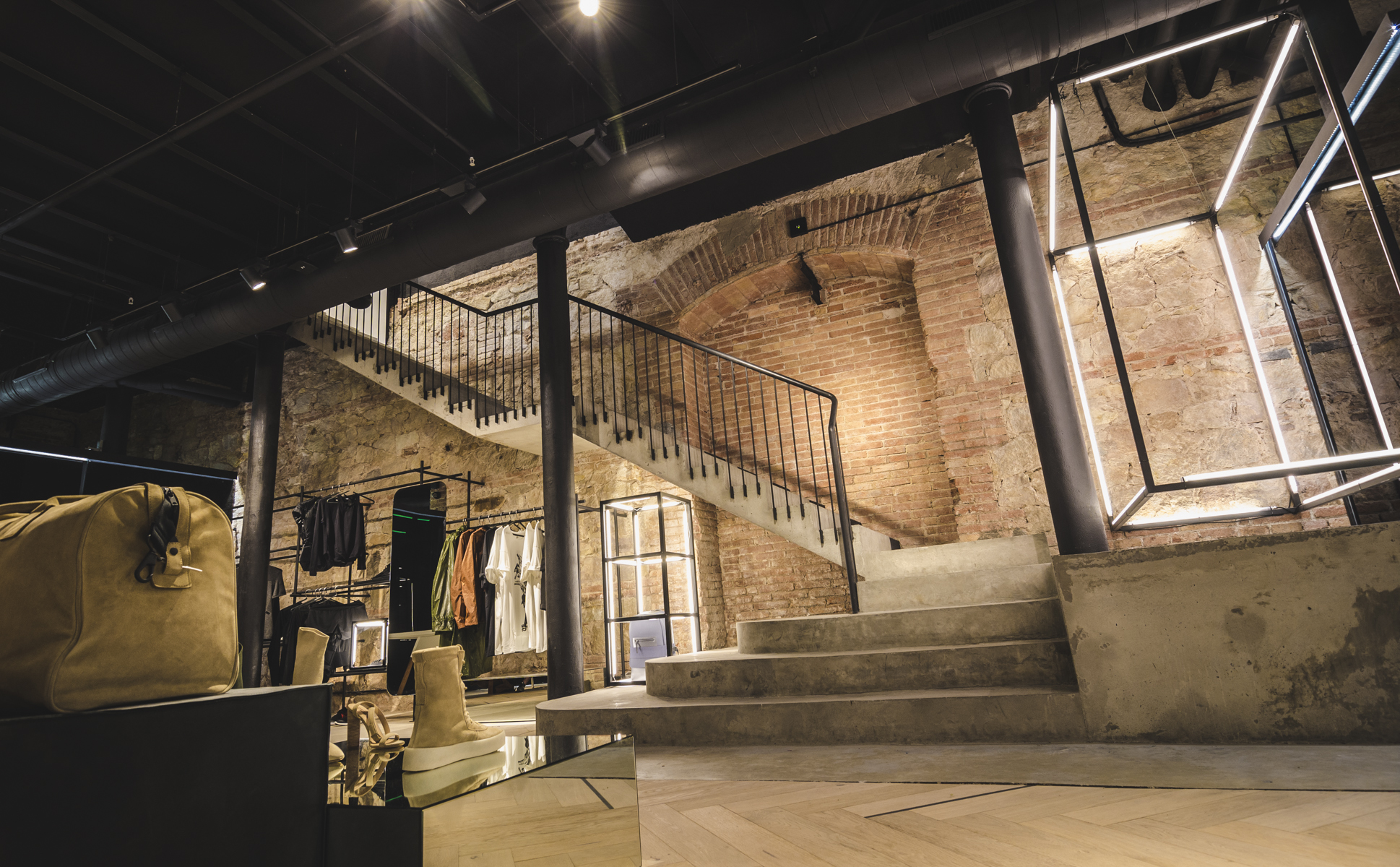 svd-sneaker-store-barcelona-05_ppq5yu