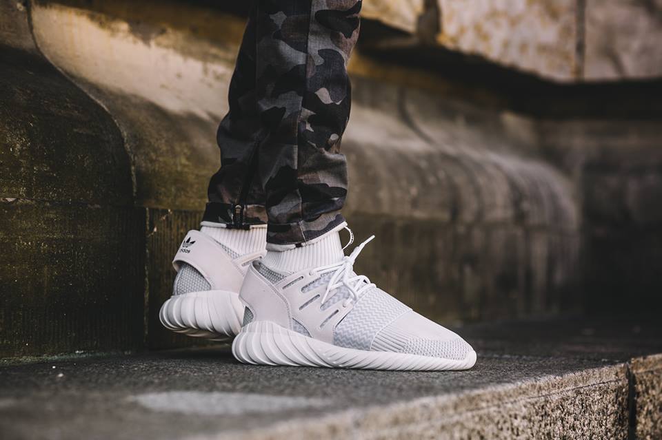 adidas-tubular-doom-triple-white_02