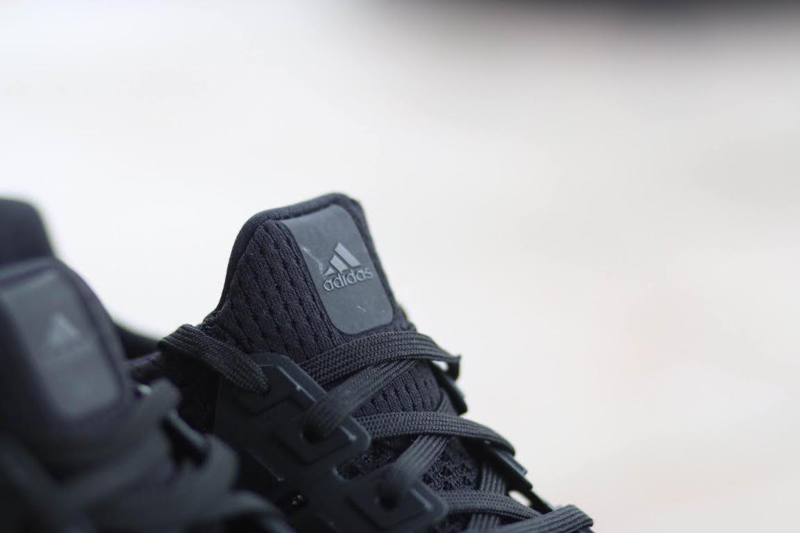 adidas-ultra-boost-triple-black_05