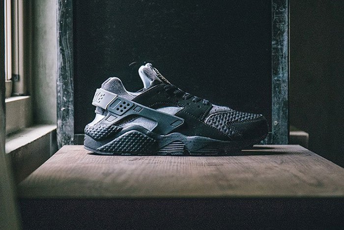 Nike Air Huarache SE “Black/Grey”