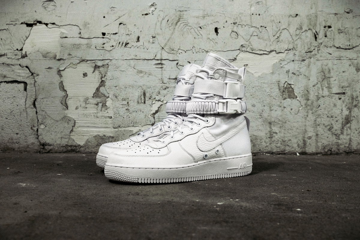 nike-sfaf-air-force-1-white