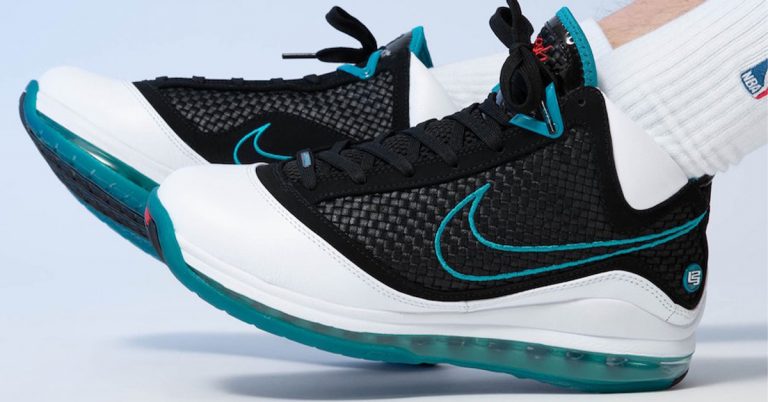 Nike LeBron 7 “Red Carpet”