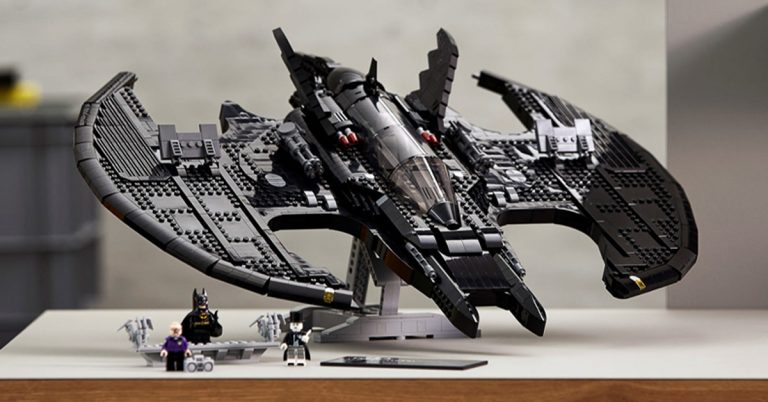LEGO Releases Batwing Set From the Classic 1989 Batman