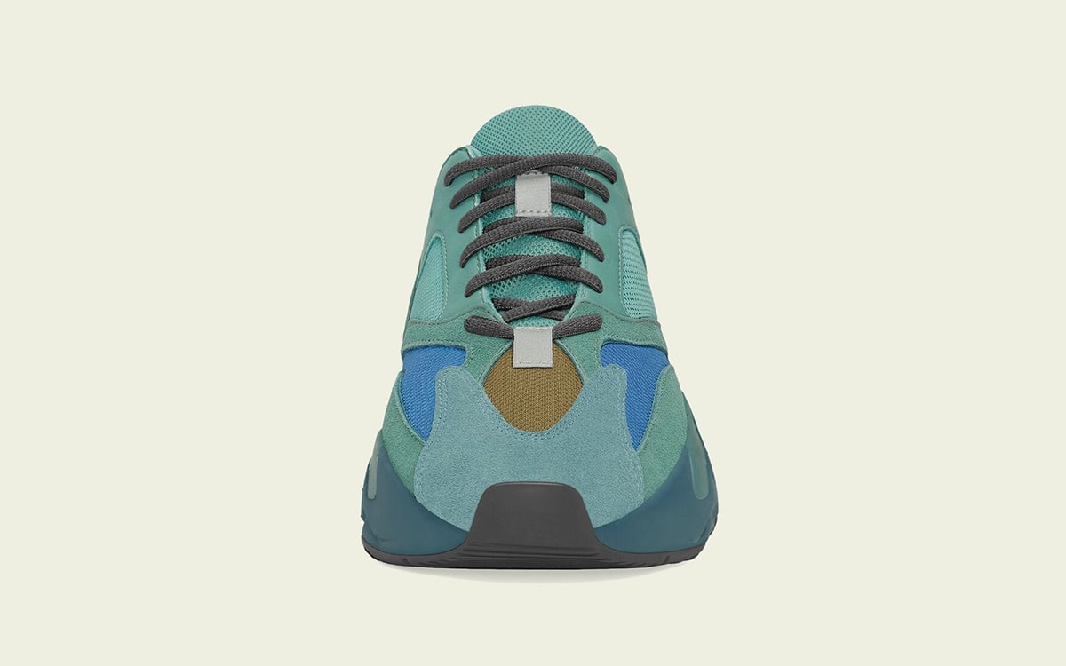 adidas YEEZY BOOST 700 