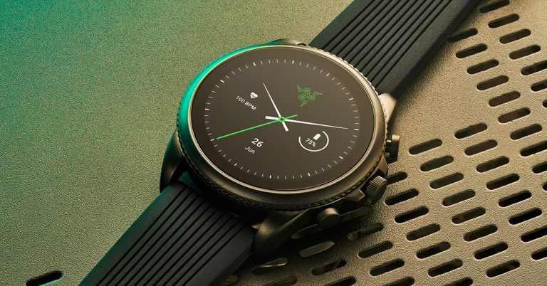 Razer & Fossil Are Dropping a Smartwatch For Gamers