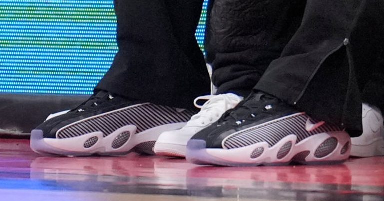Drake Reveals a Remix of the Nike Zoom Flight 95