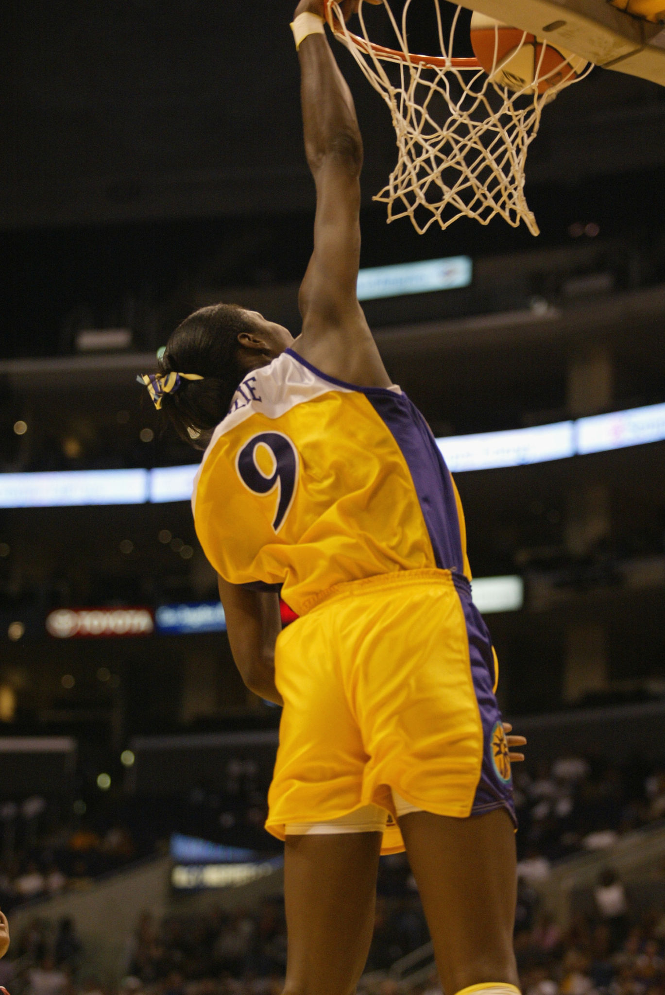 lisa-leslie-dunk-july-2002 | MODERN NOTORIETY