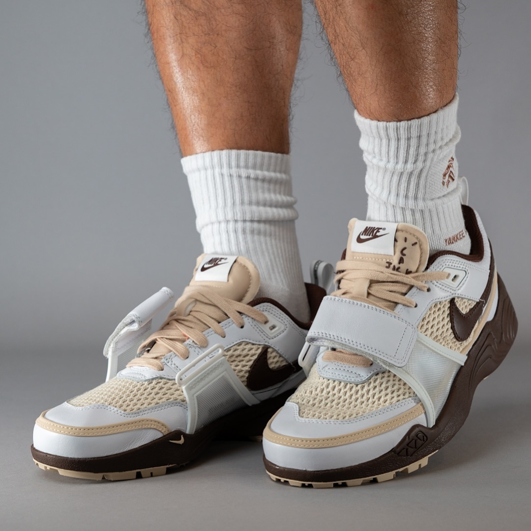 Travis Scott x Nike Zoom Field Jaxx 