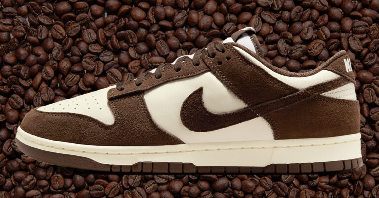 Nike Dunk Low Arrives In “Mocha Suede”